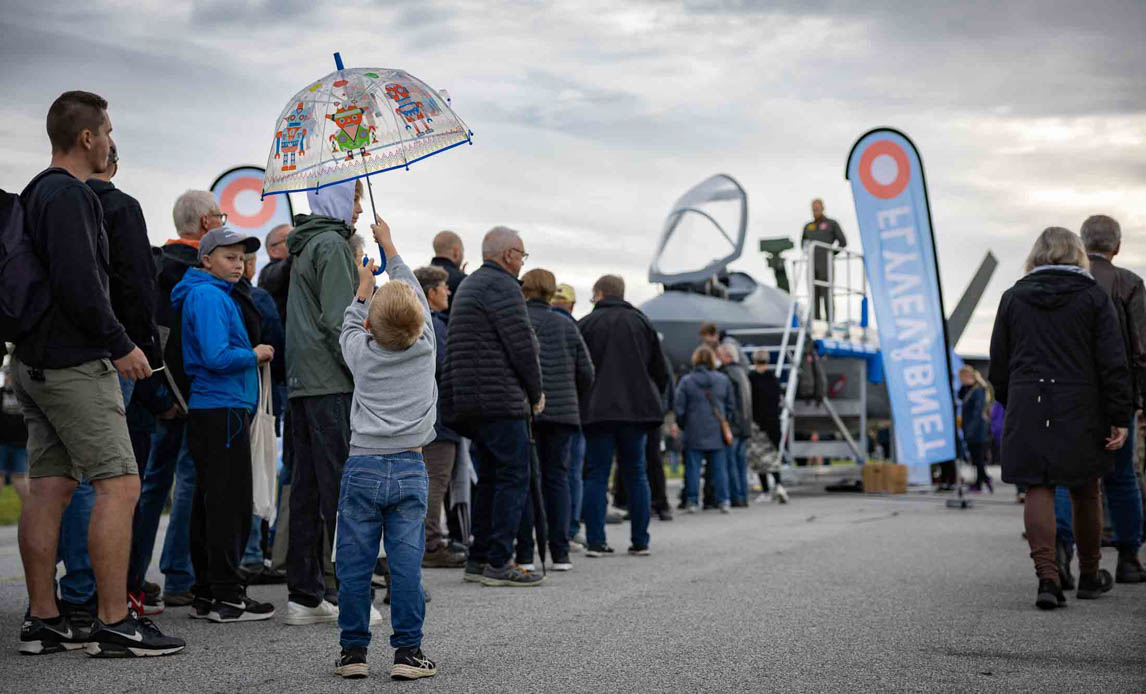 8.000 danskere var mødt op på Flyvestation Skrydstrup for at opleve Forsvarets nye F-35.