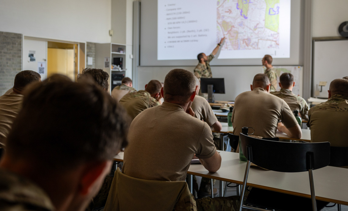 Klasseundervisning af ukrainske soldter