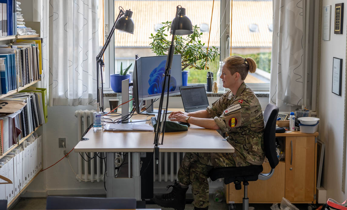 Reservist fra Hæren på sit civle arbejde på aarhus universitet