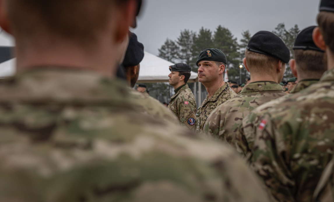 Chefen for Multinational Brigade Latvia inspicerede paraden