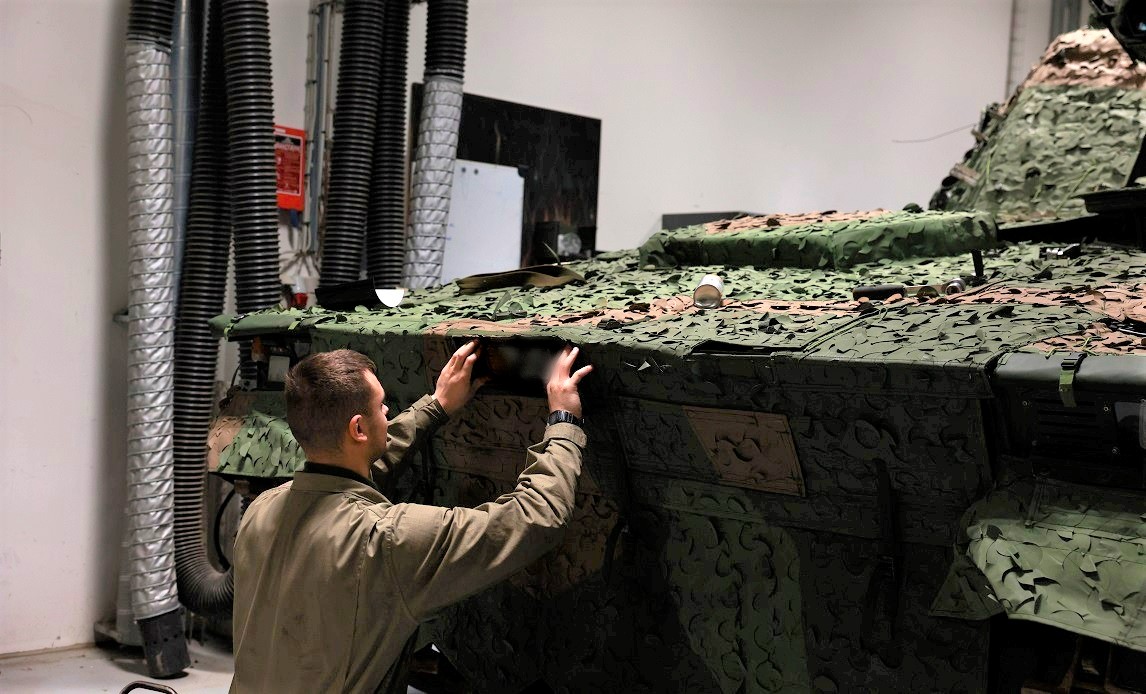 Montering af sløring består af mange forskellige opgaver rundt omkring på køretøjet. Foto: FMI KOM