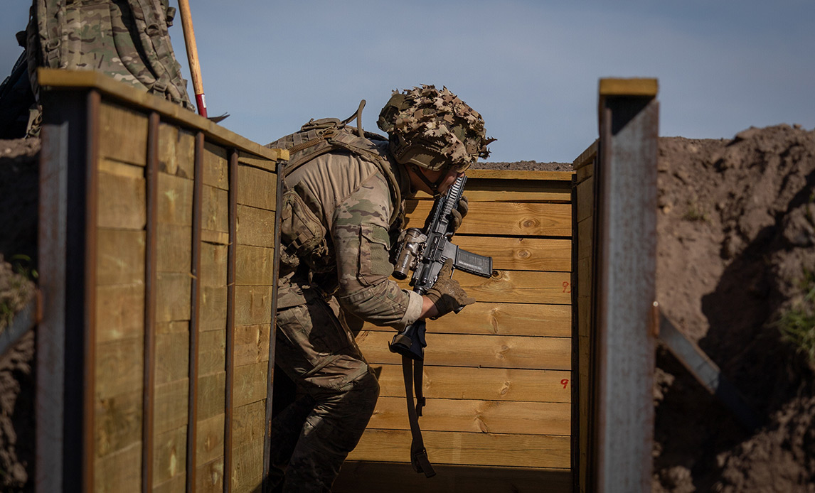 I de ukrainske skyttegrave indhentes erfaringer, der nu har fundet vej til Norddjurs, hvor der hurtigt er blevet etableret et nyt kampanlæg.