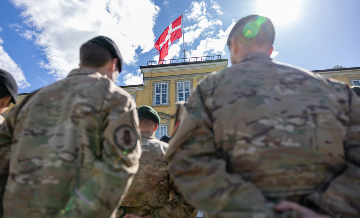 Parade på Hærens Officersskole 5. maj