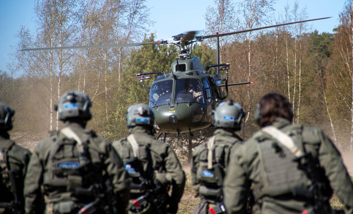 Dansk helikopter deltager i finsk øvelse