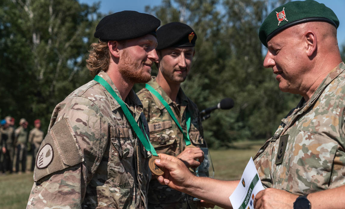 medaljeoverrækkelse til finskytter