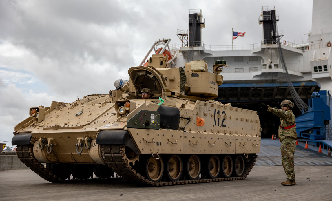 Amerikansk udstyr ankommer i disse dage til Esbjerg Havn.