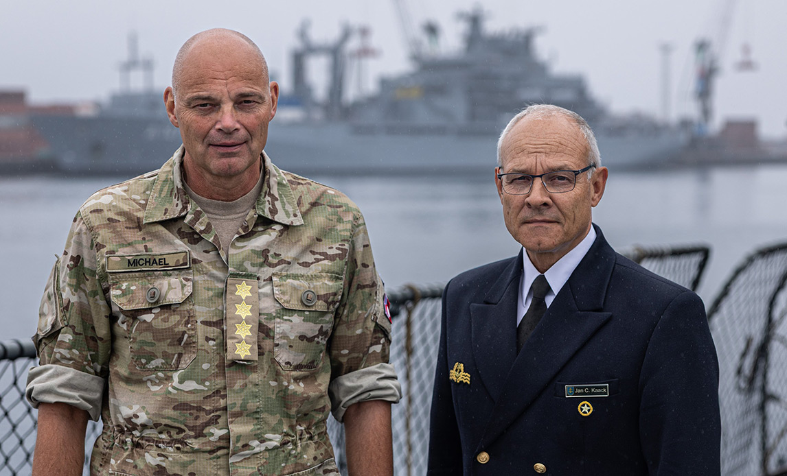 Under det tyske besøg i Nuuk mødtes forsvarschef general Michael Hyldgaard blandt andet med chefen for det tyske søværn, viceadmiral Jan Christian Kaack, til gode drøftelser om samarbejdet i Arktis.