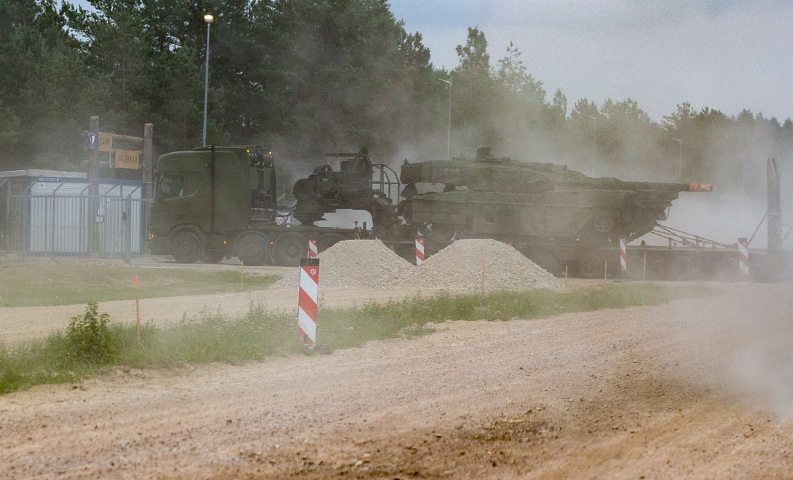kampvogn ankommer til lejren i Letland