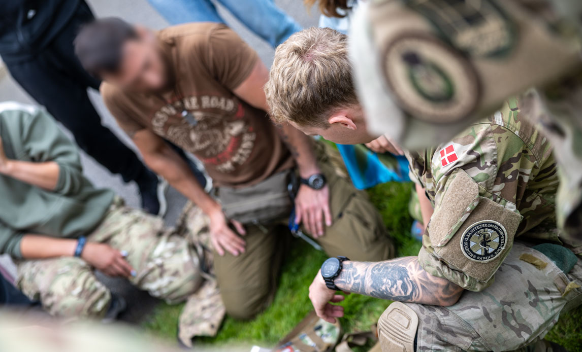 Danske og ukrainske medics i samtale