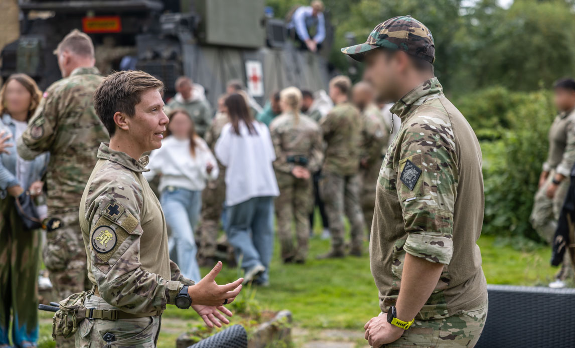 Dansk og ukrainsk medic i samtale