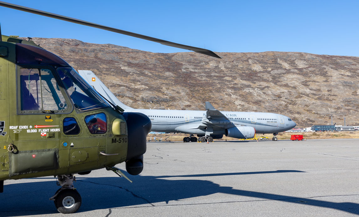 Dansk helikopter og fransk lufttanker i Grønland