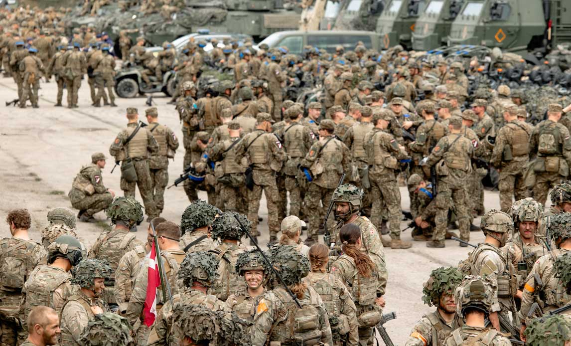 Danske, lettiske og canadiske soldater samles