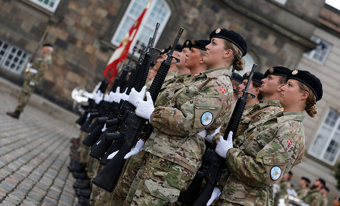 Parade på slotspladsen