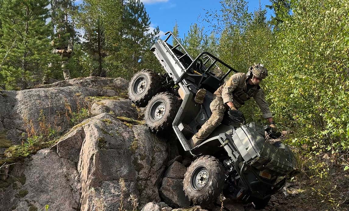 Jægersoldat på ATW under øvelse Southern Griffin 25 i Finland