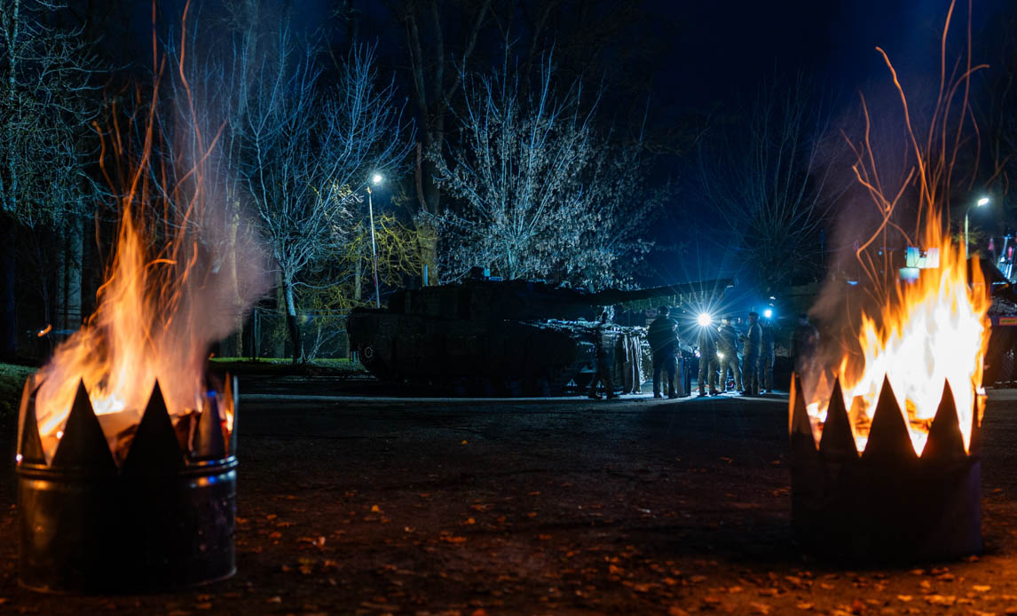 En dansk kampvogn bliver udstillet i den lettiske by Gulbene.