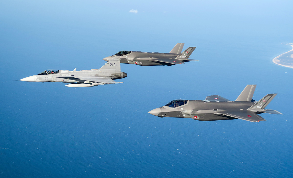 F-35 og Gripen over Kattegat