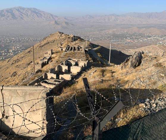 Kabul er omkranset af bjerge, der kontrolleres af afghanske sikkerhedsstyrker.