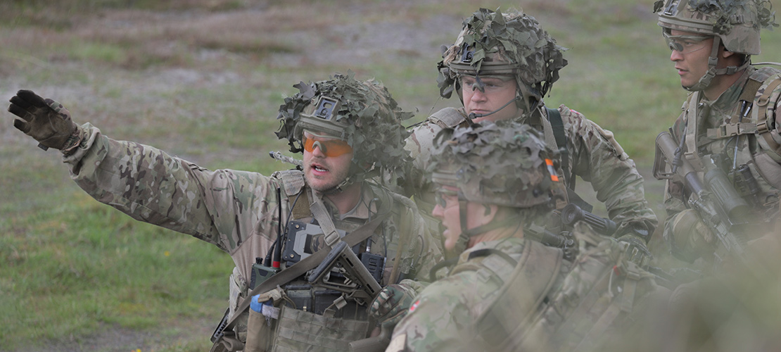 Soldater fra 1. Brigade under øvelse i Oksbøl