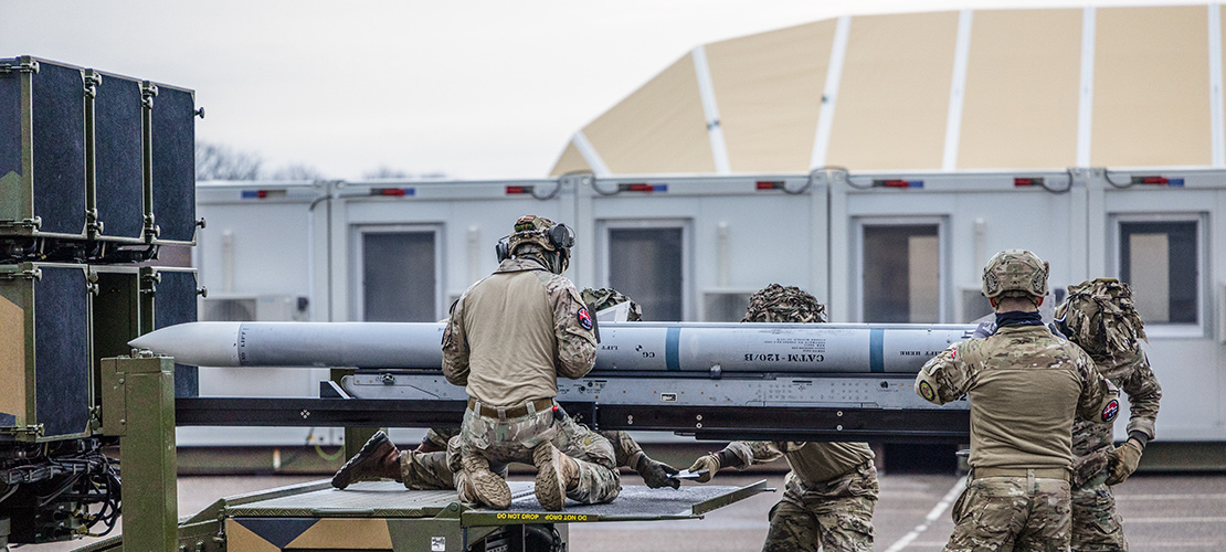 Det første af de systemer der skal beskytte befolkningen, kritisk infrastruktur og militære mål mod trusler fra luften er på plads i Danmark.