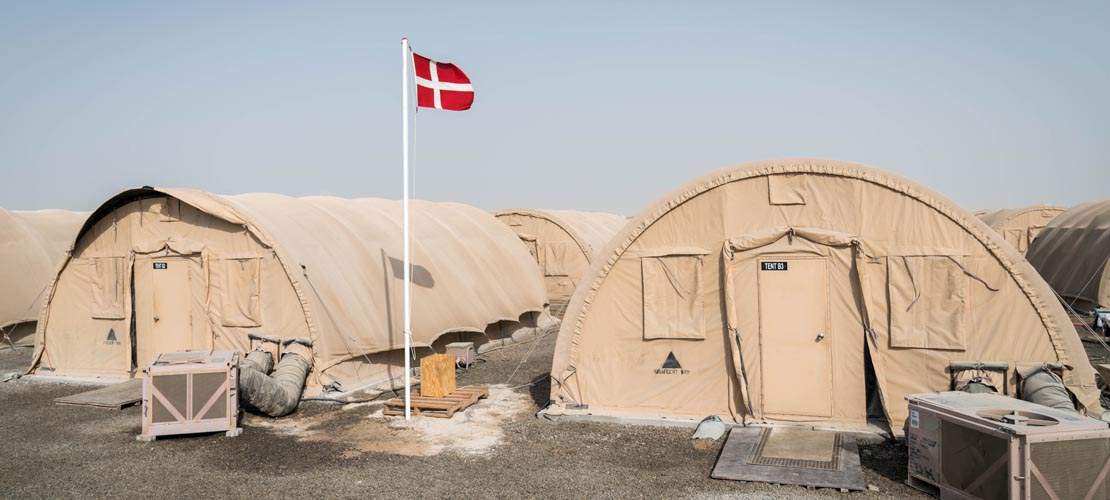 Billedet viser de danske beboelsestelte for Flyvevåbnets udsendte til radarbidraget, som er indsat i kamp mod ISIL på Al Dhafra Air Base, lidt uden for Abu Dhabi, Forenede Arabiske Emirater.