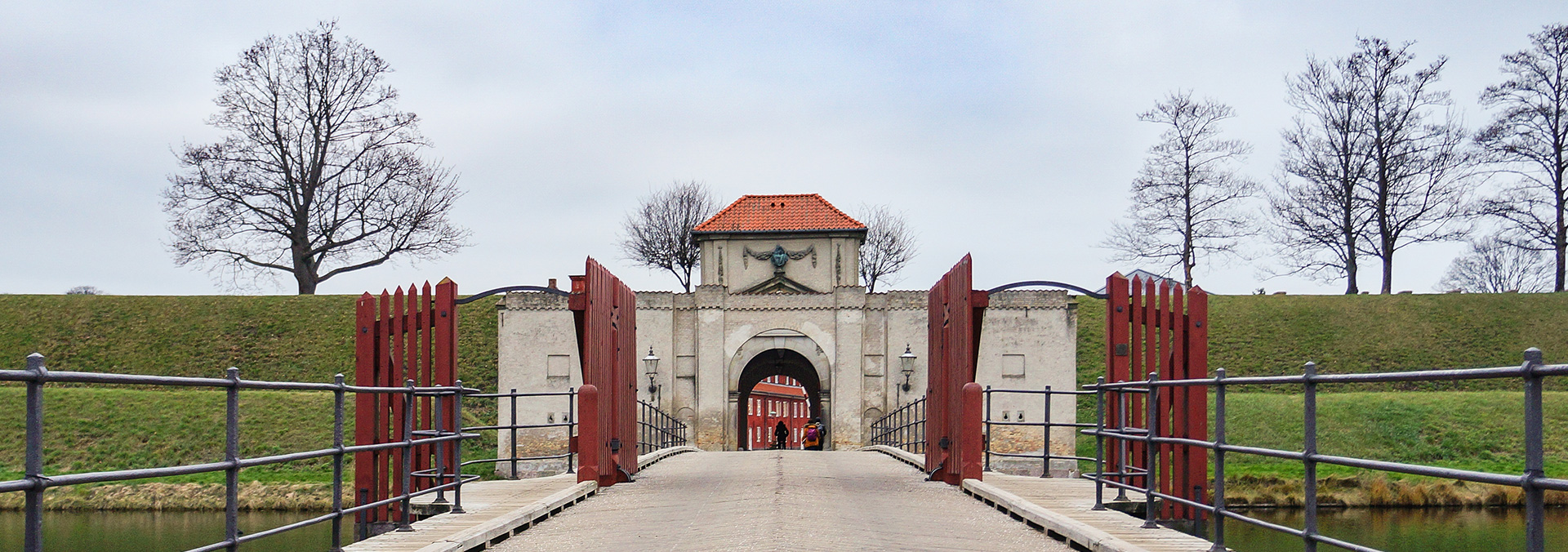 Kongeporten og broen ind til Kastellet