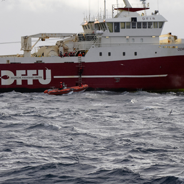 F360 Inspektionsskibet Hvidbjørnen på fiskeriinspektion i Nordatlanten.