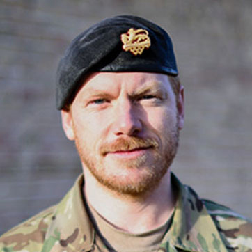 Sergent Dennis, Jydske Dragonregiment, kadre-underviser på den Grundlæggende Sergentuddannelse, Hærens Sergentskole: